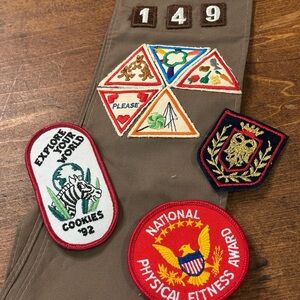 Girl Scouts USA Brownie Sash with Patches Natl Physical Fitness Award